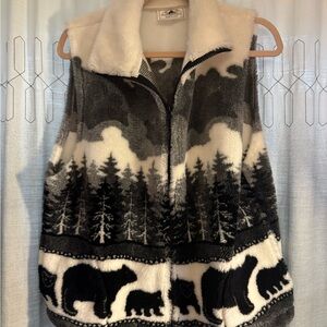 Black Mountain Women’s Black and White Forest Bears Fleece Vest